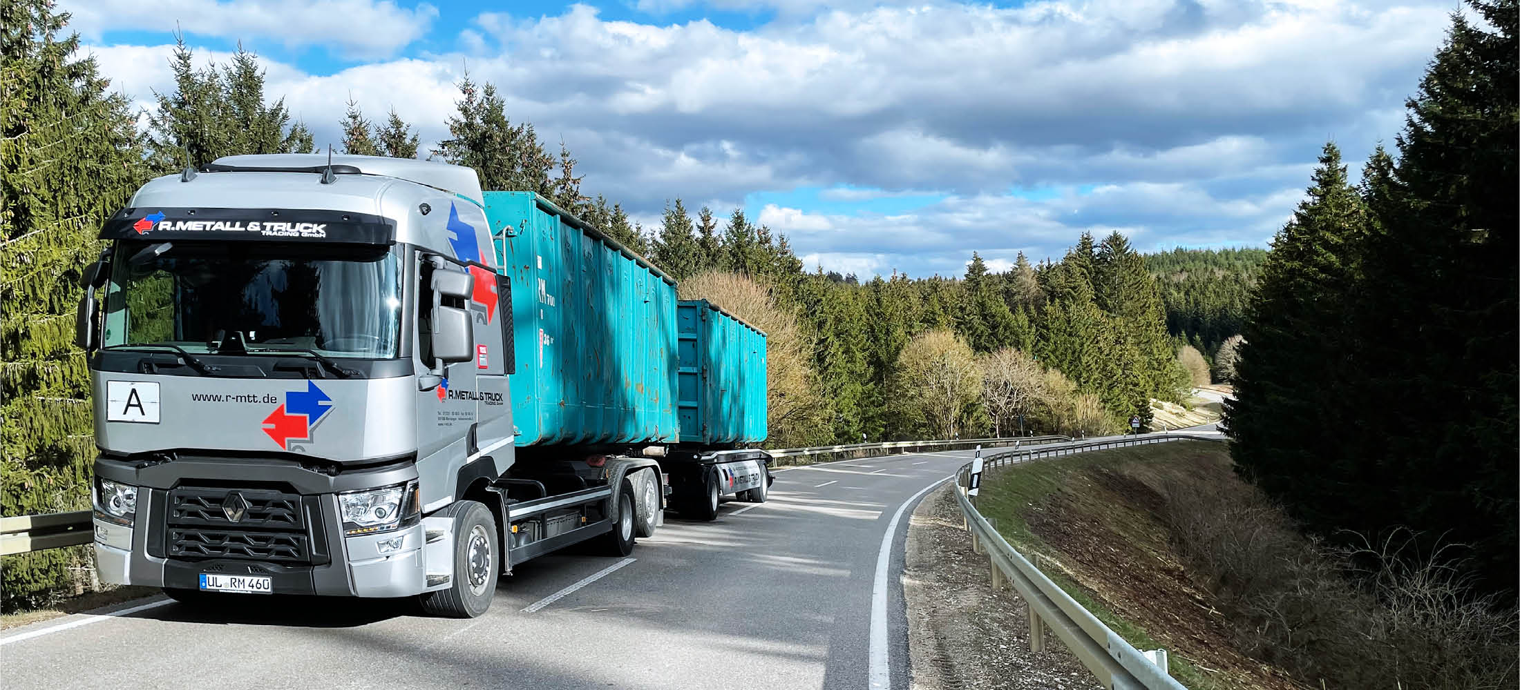 LKW-Beladung mit Schrott bei R.Metall & Truck Trading GmbH
