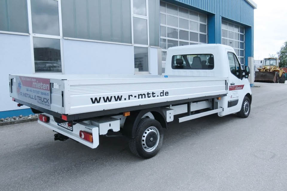 R. Metall & Truck Trading GmbH Renault Master Seite